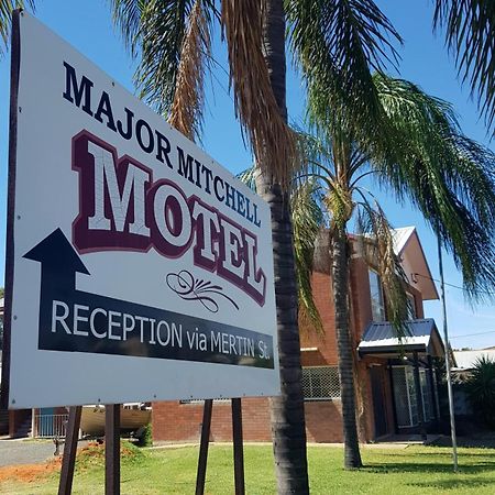 The Major Mitchell Motel Bourke Bagian luar foto