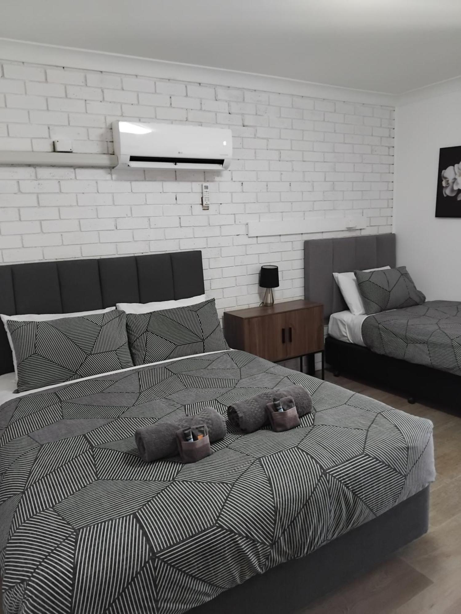 The Major Mitchell Motel Bourke Bagian luar foto